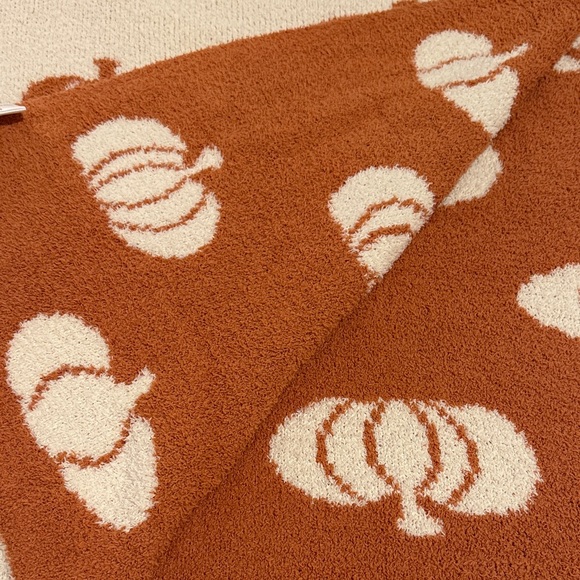 Pumpkin Patterned Blanket - Picture 3 of 3
